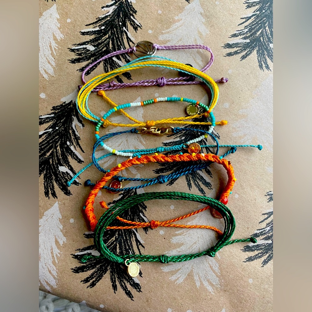 6 Pura Vida bracelets
